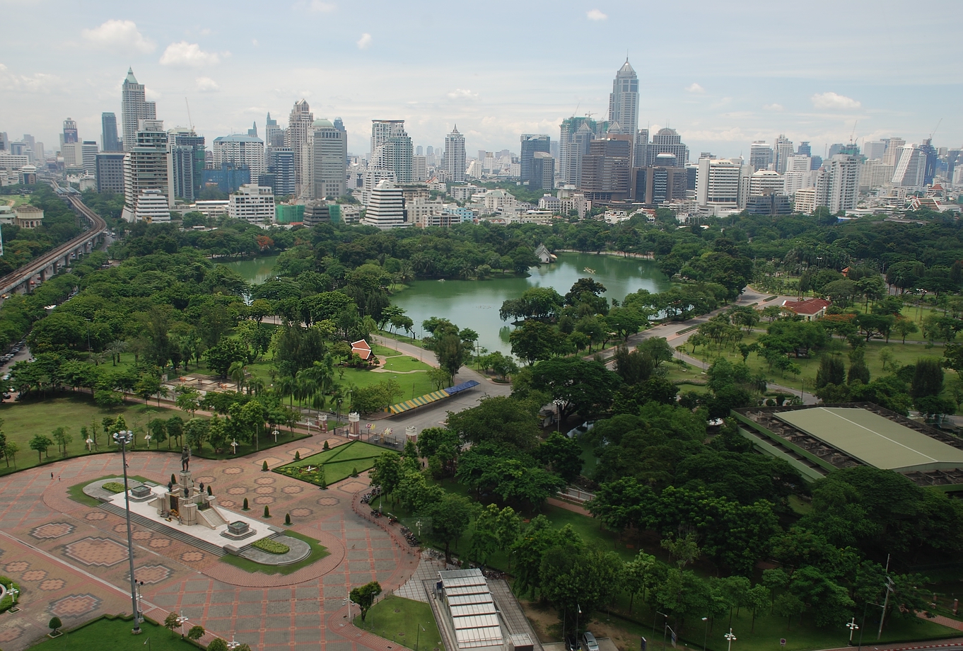 Aerial view of Lumphini Park and the Bangkok skyline, a central area popular with Bangkok expat residents on a Thailand long stay.