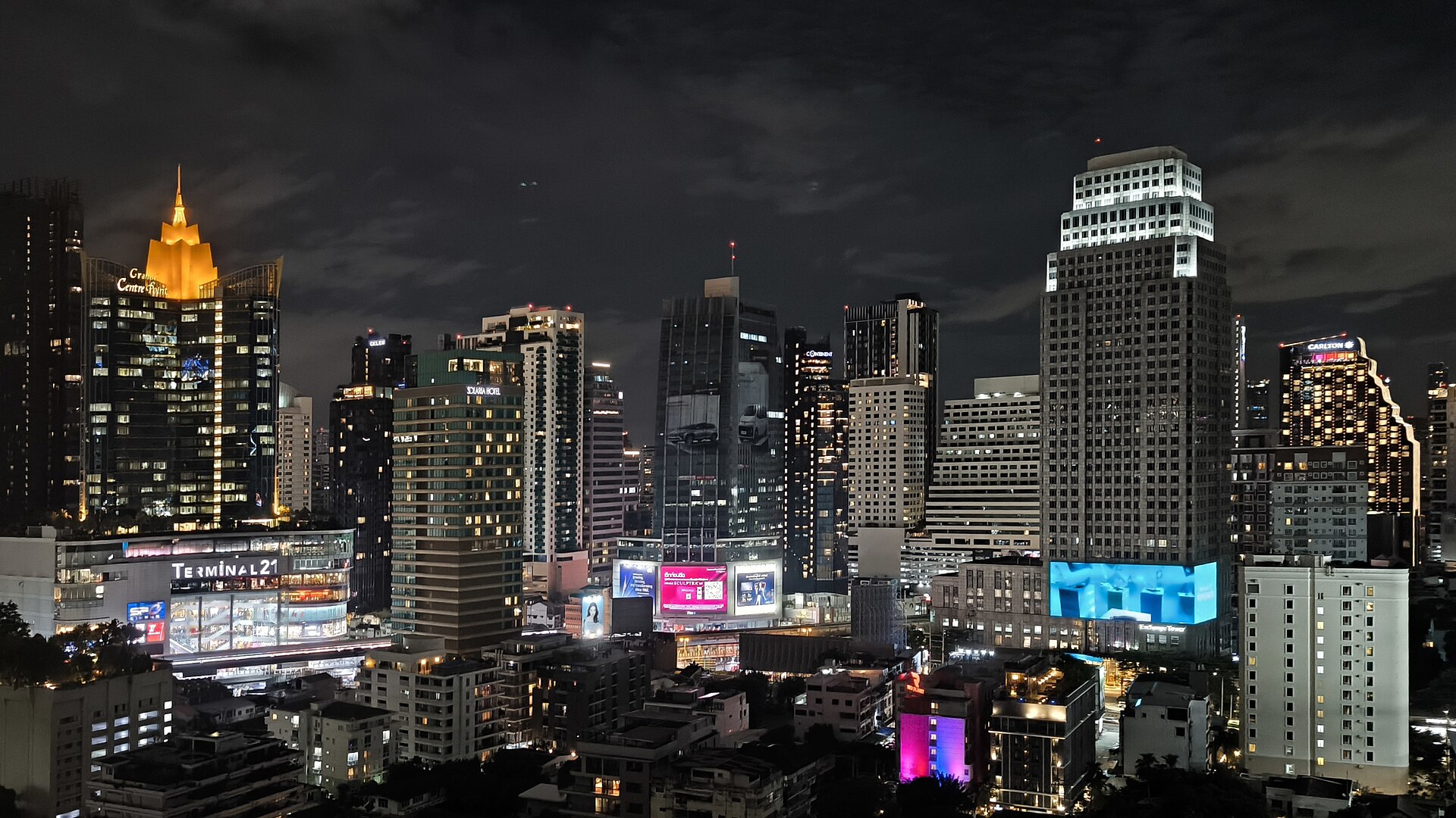 Bangkok Sukhumvit skyline with high-rise condominiums, the district where many Thailand long stay and LTR visa holders choose to live.